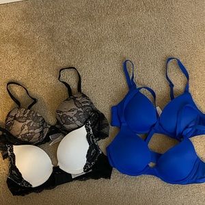 Set of 4 Victoria’s Secret Bras Sz 32A